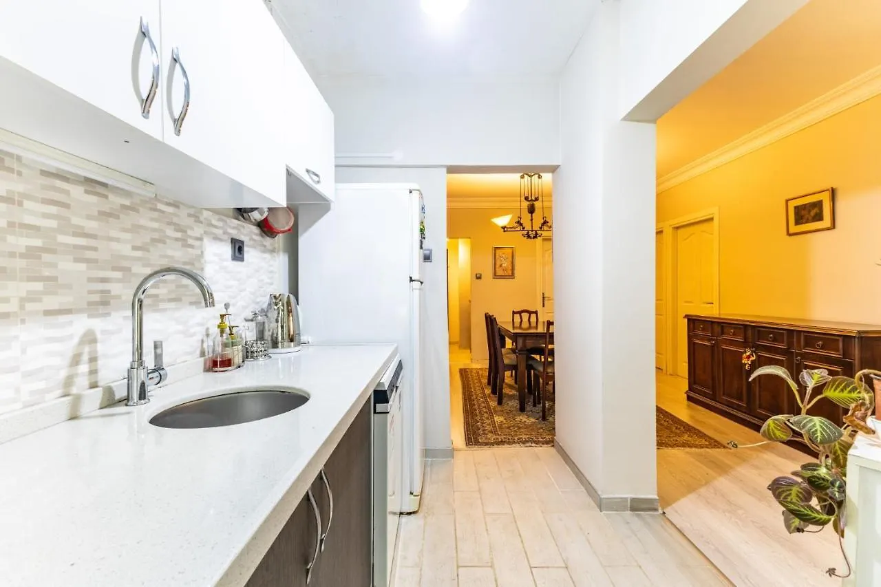 Flat 5 Min To Bagdat Ave 8 Min To Moda In Kadikoy Istanbul